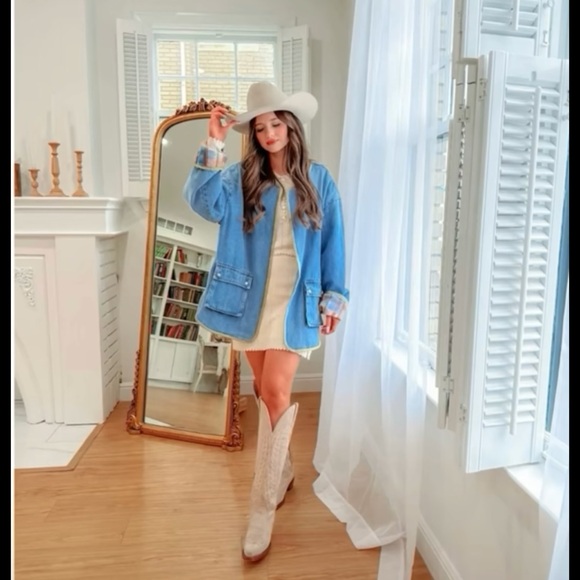 The western gold oversized denim jacket with plaid interior small/medium - Picture 4 of 13